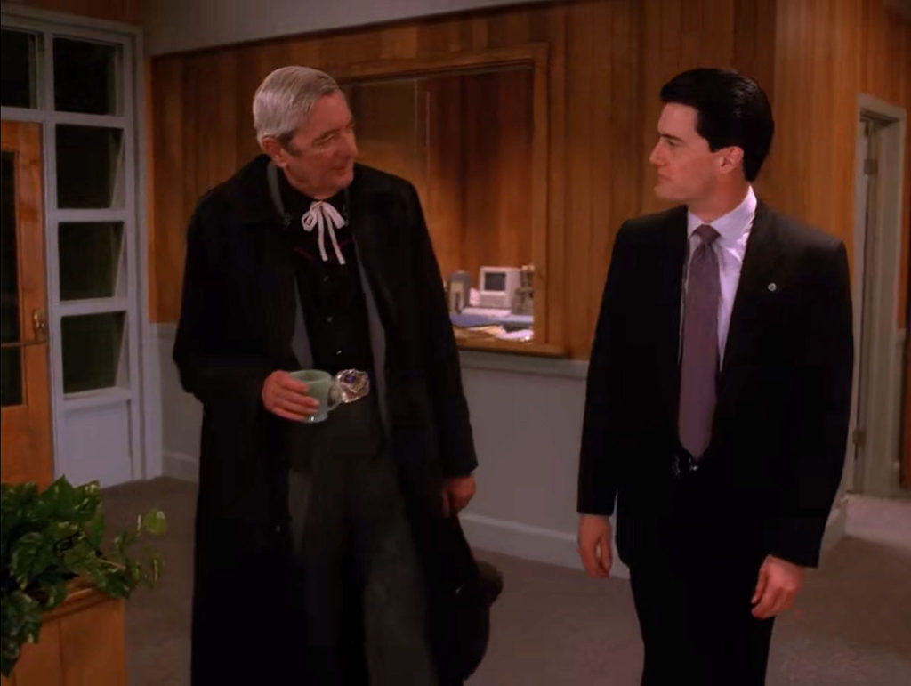 Judge Sternwood and Agent Cooper in the Twin Peaks Sheriff's Department Lobby