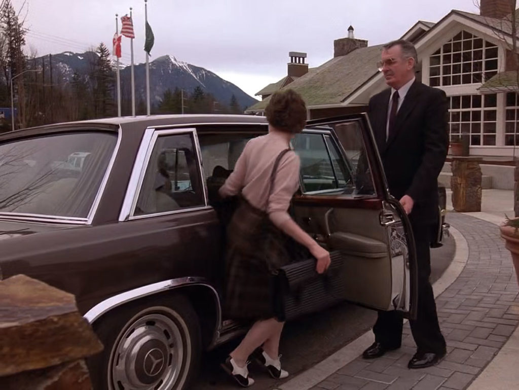 Audrey Horne getting in a car at The Great Northern Hotel