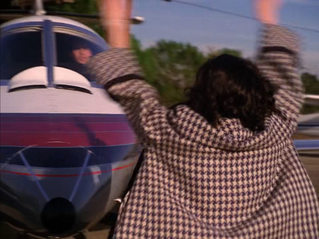 Audrey Horne flags down Wheeler's jet