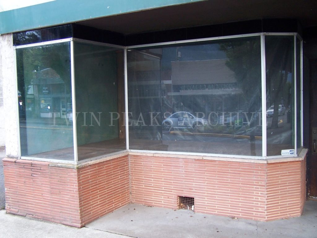 Run Silent, Run Drapes