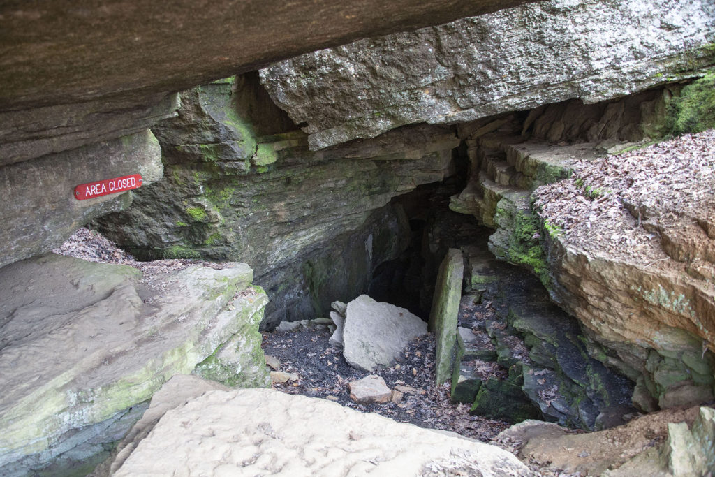 Caves at Devil's Den