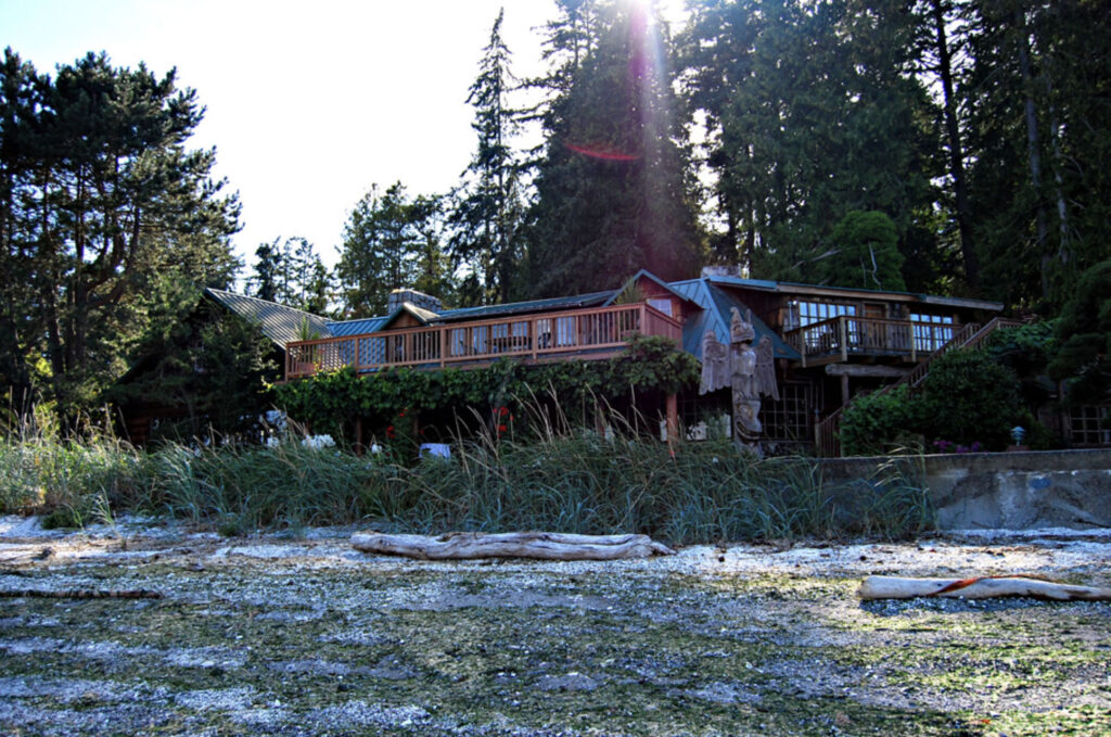 Exterior of Kiana Lodge from August 2007 with trees in background