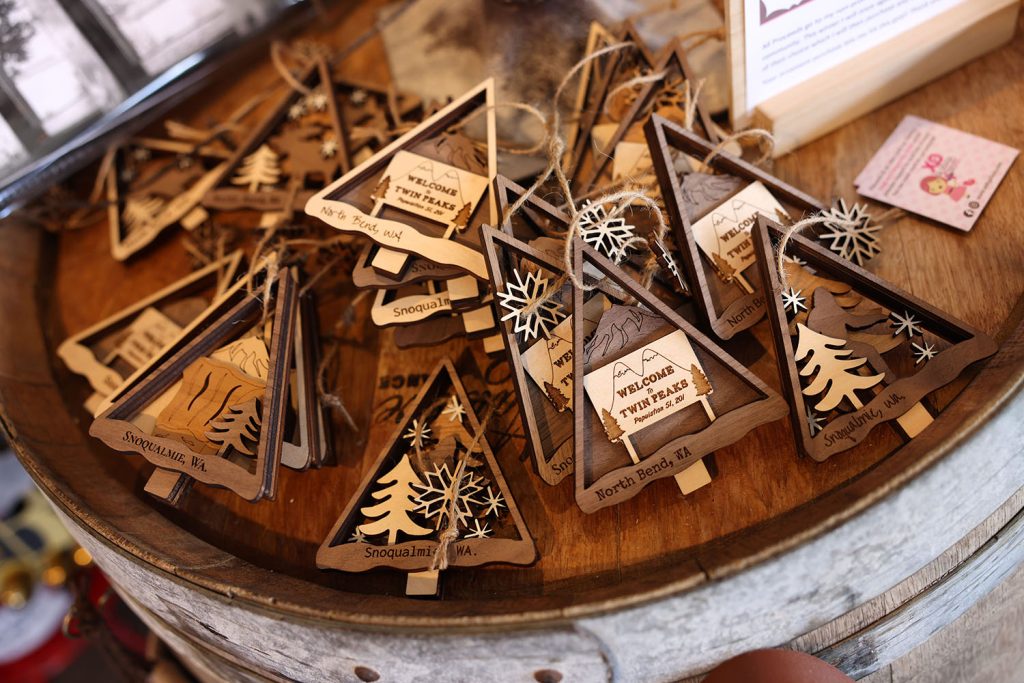 Wooden tree-shaped ornaments