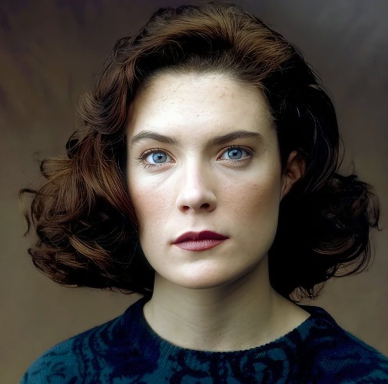 Hollywood Show Private Signing With Lara Flynn Boyle