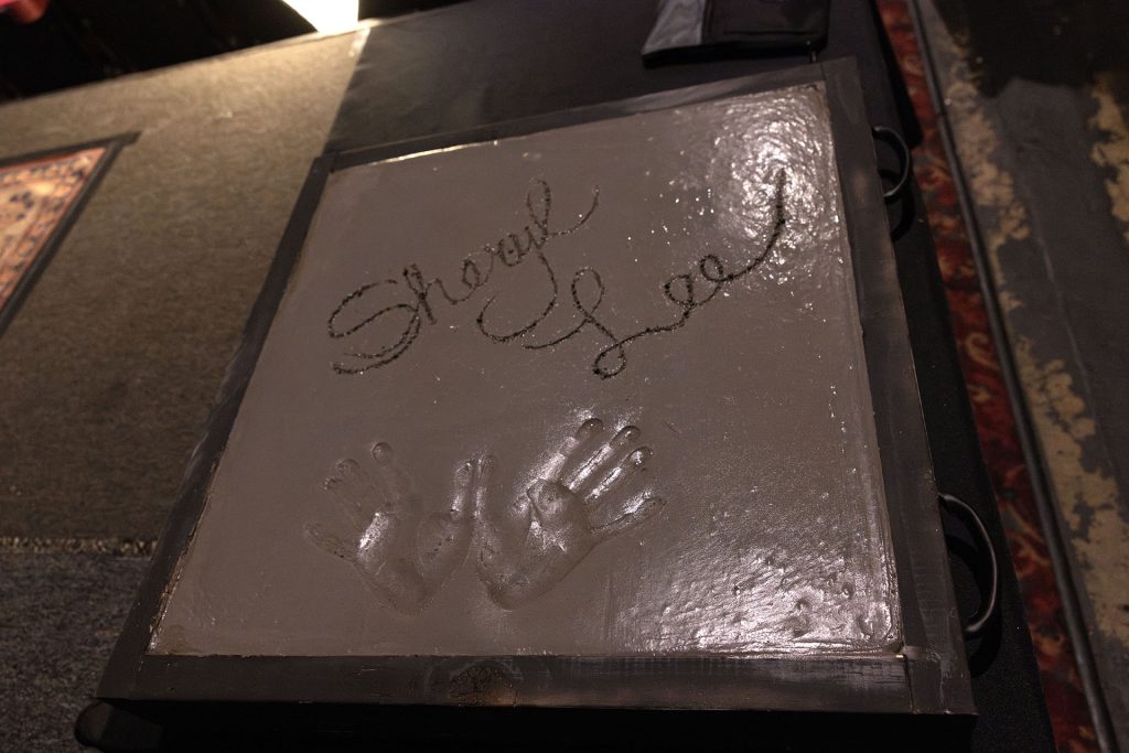 Sheryl Lee's handprints in cement