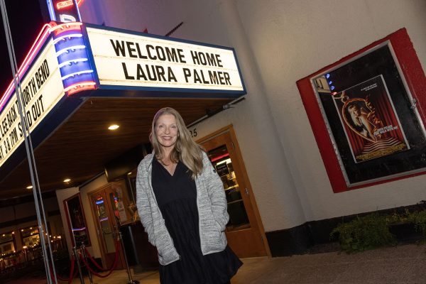 Sheryl Lee outside theatre