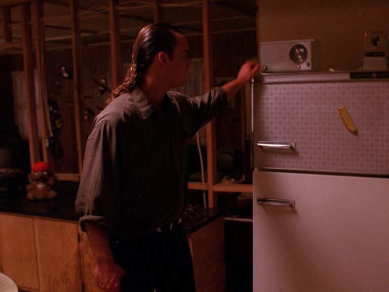 Twin Peaks Prop – Zenith Radio at the Johnson House