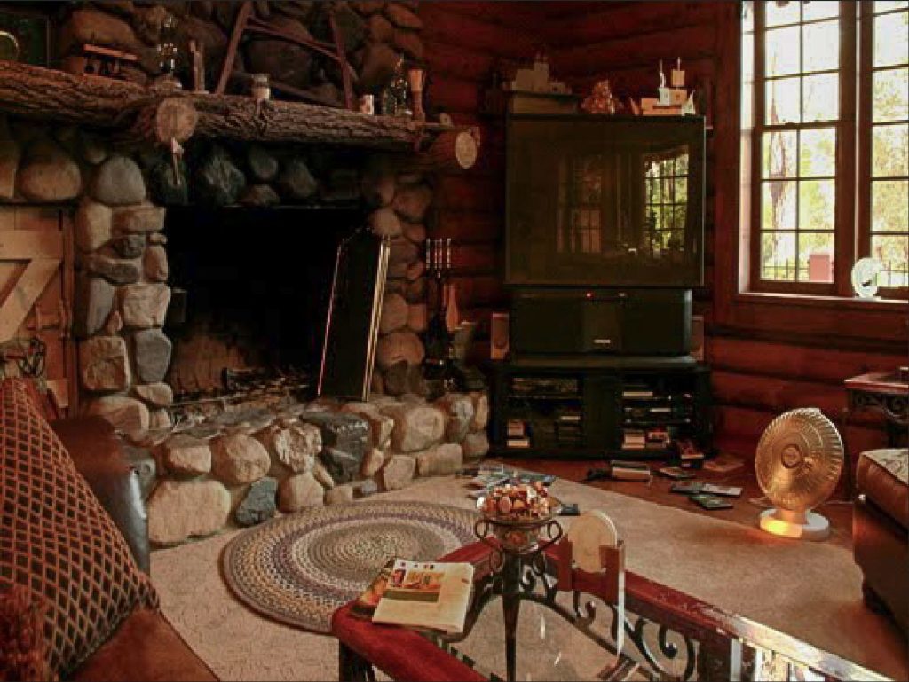 Dining room with fireplace