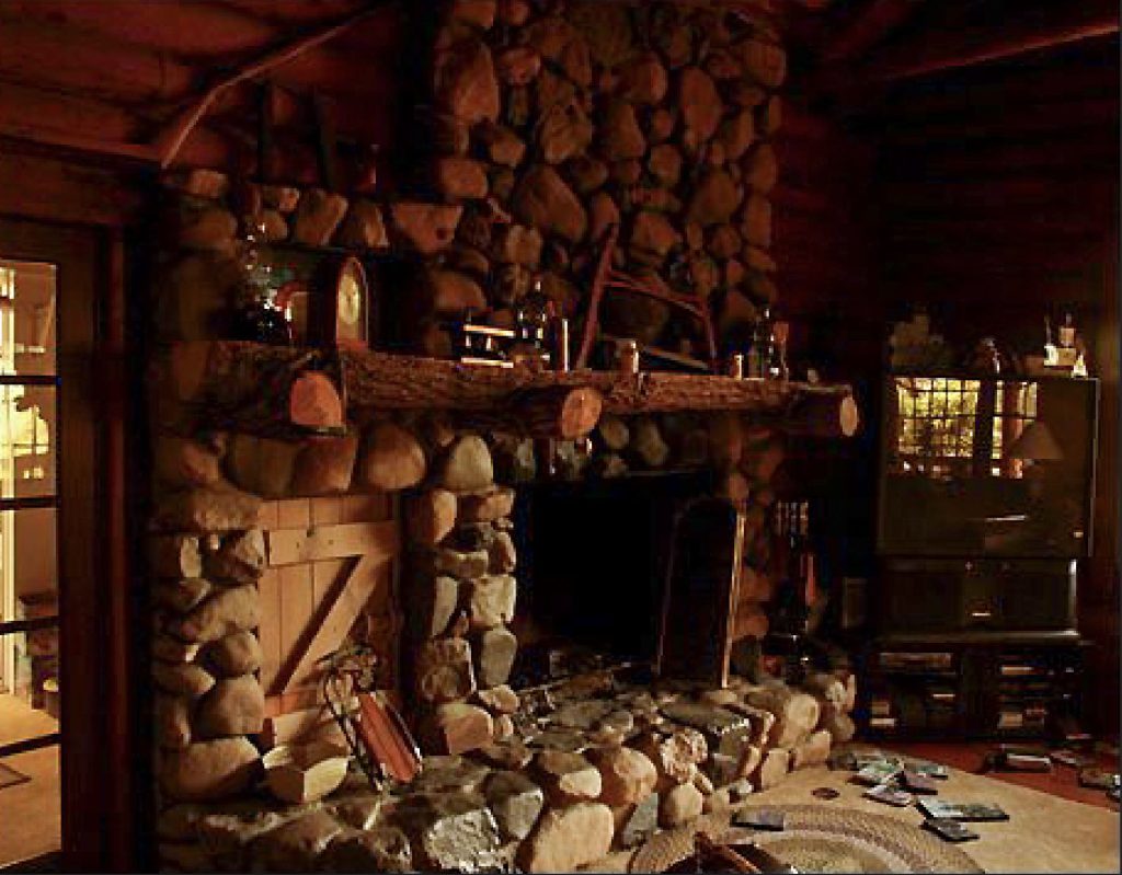 Dining room with fireplace