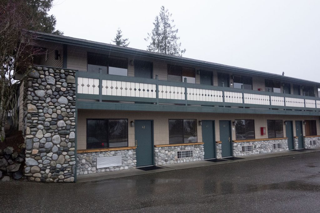 Exterior of Poulsbo Inn