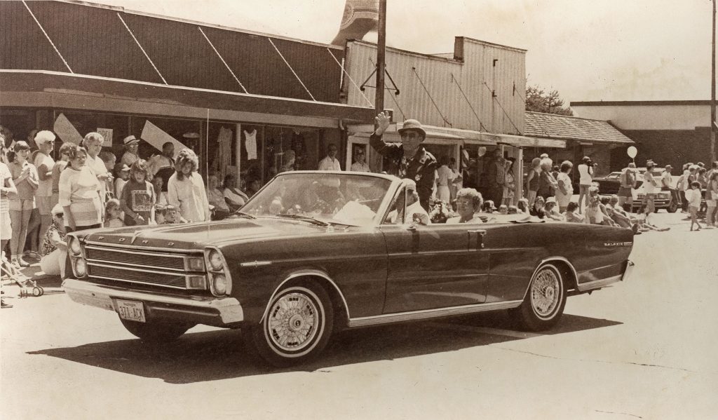 Leo Kelly riding in a car