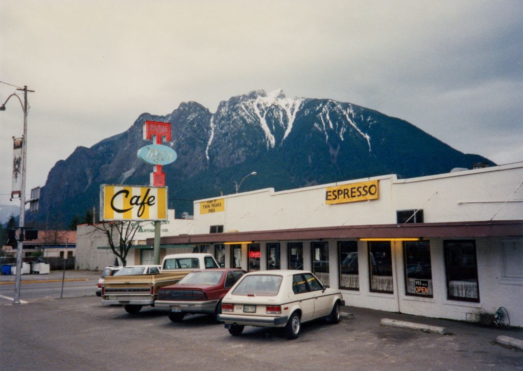 Exterior of Mar-T Cafe and Mount Si