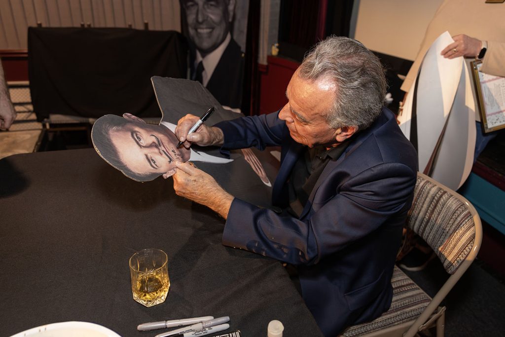 Ray Wise drawing on Kyle MacLachlan standee