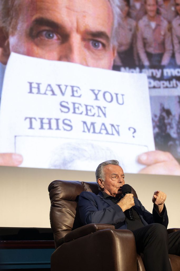 Ray Wise answering a question on stage