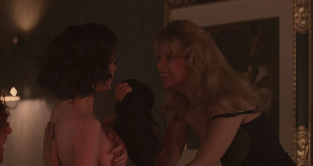 Laura Palmer yelling at Donna Hayward for wearing her stuff