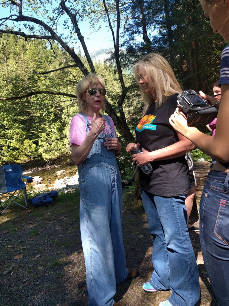 Julee Cruise and Connie Woods talking