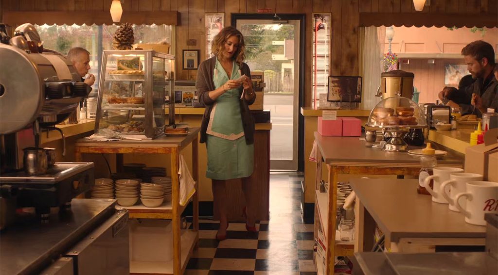 Shelly Johnson in the Double R Diner