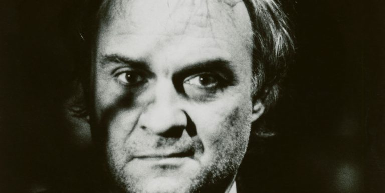 Windom Earle played by Kenneth Welsh