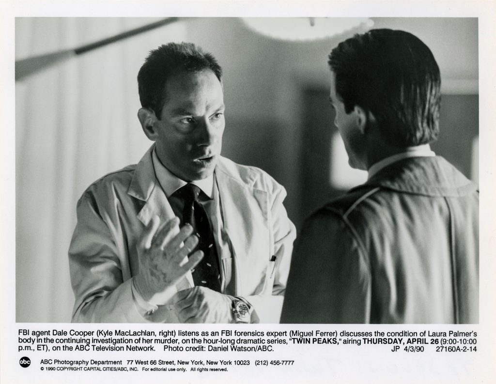 Albert Rosenfield and Dale Cooper discuss the autopsy