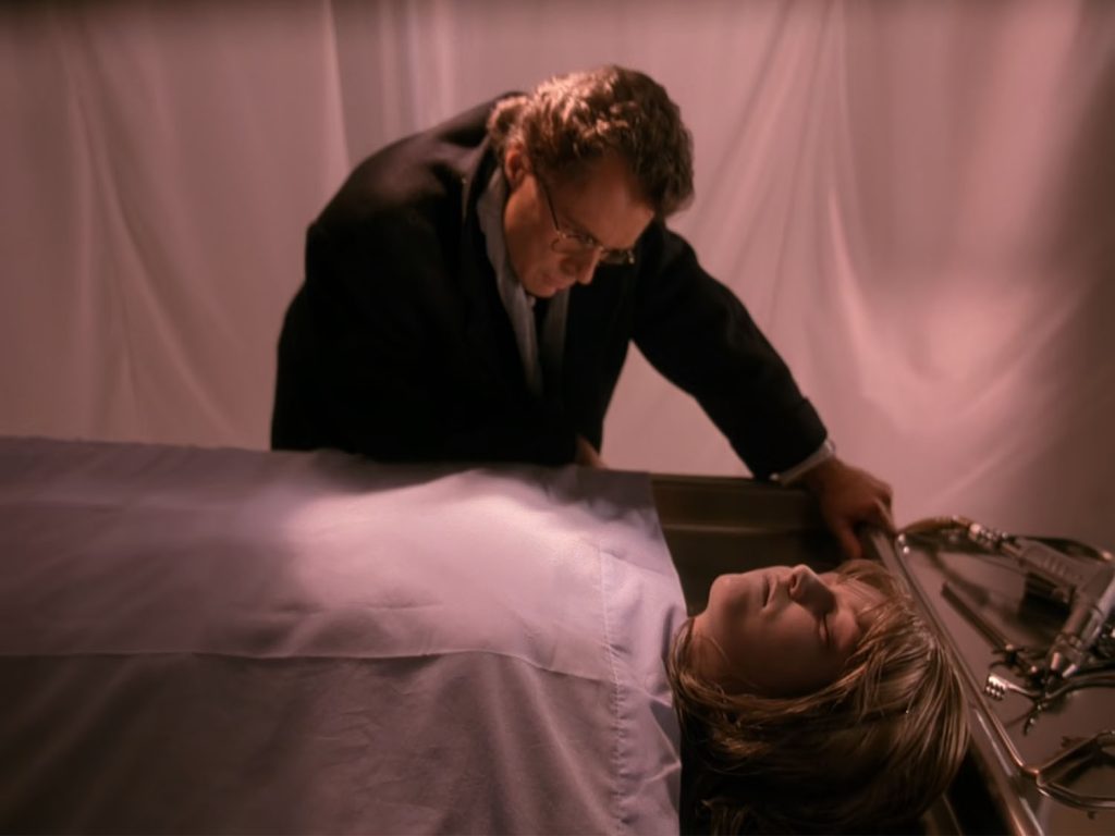 Ben Horne looking at Laura Palmer's body
