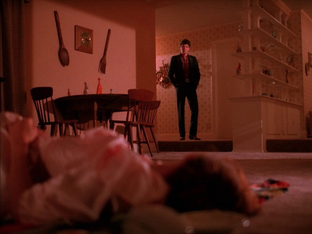 Big Ed finding Nadine Hurley passed out