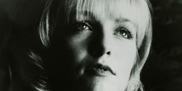 Close up of Laura Palmer's Face