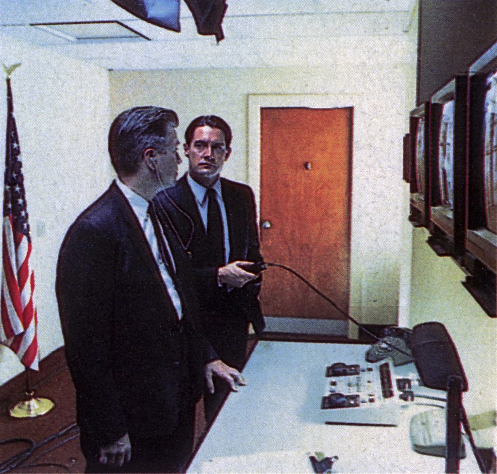 Gordon Cole and Dale Cooper share a look