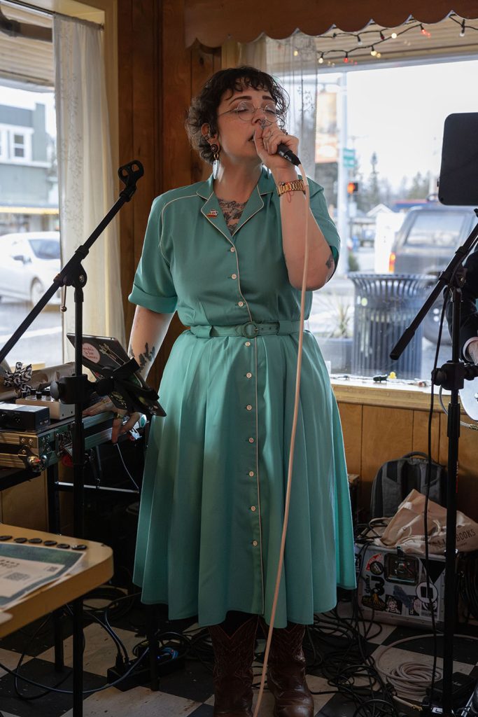 Lady K from Wisteria Lodge singing at Twede's Cafe in North Bend, Washington