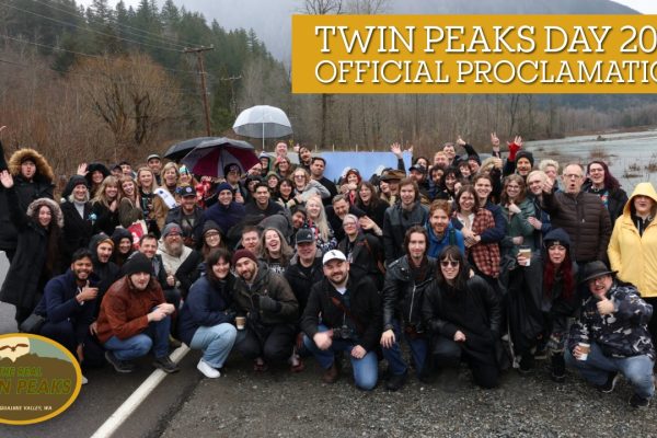Group photo with Twin Peaks Fans