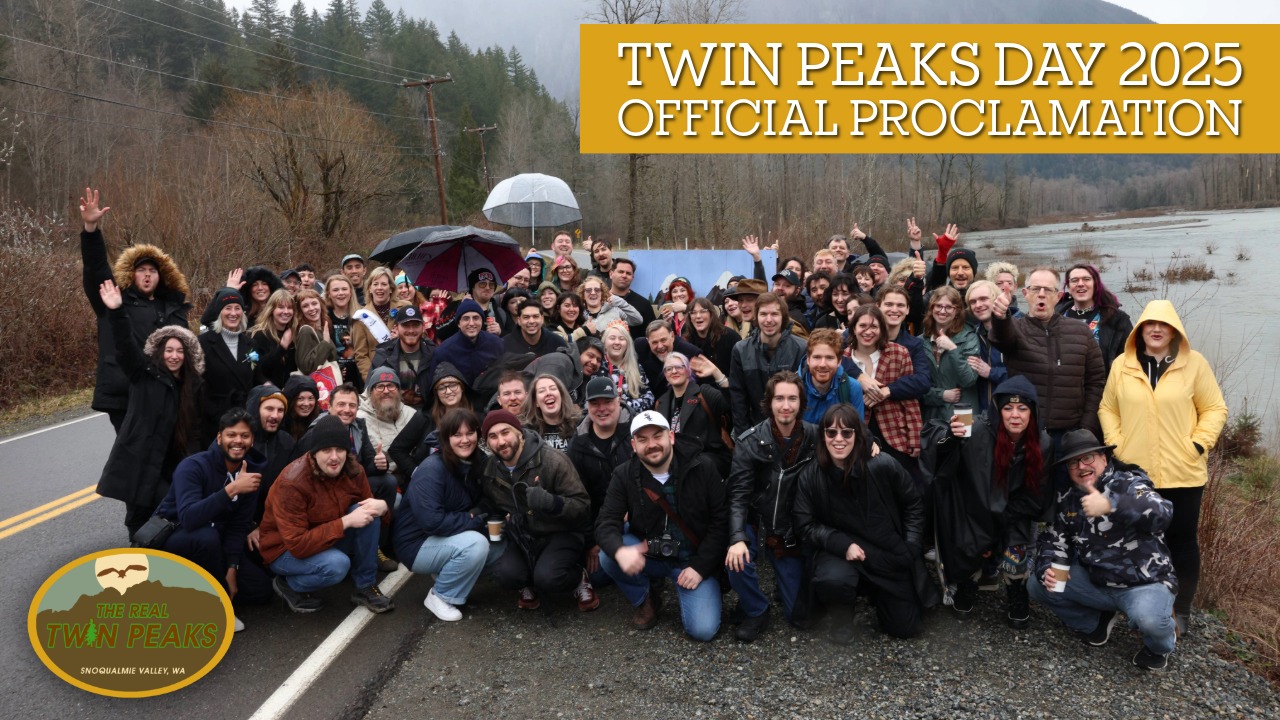 Group photo with Twin Peaks Fans