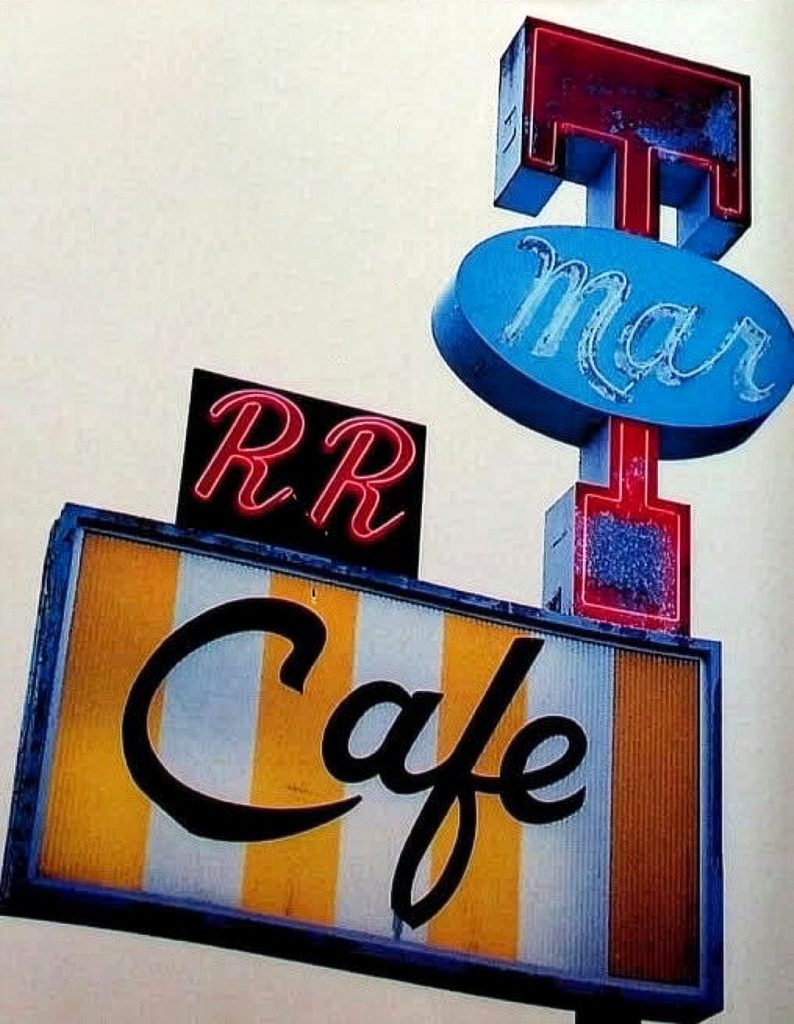 Mar-T-Cafe sign