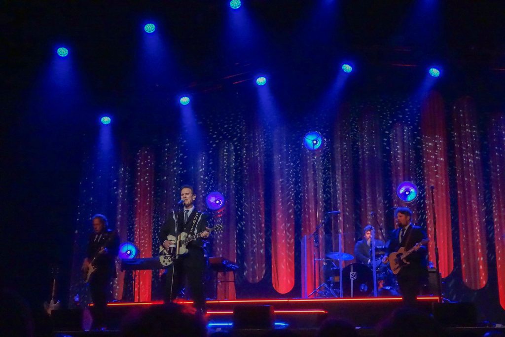 Chris Isaak in Concert