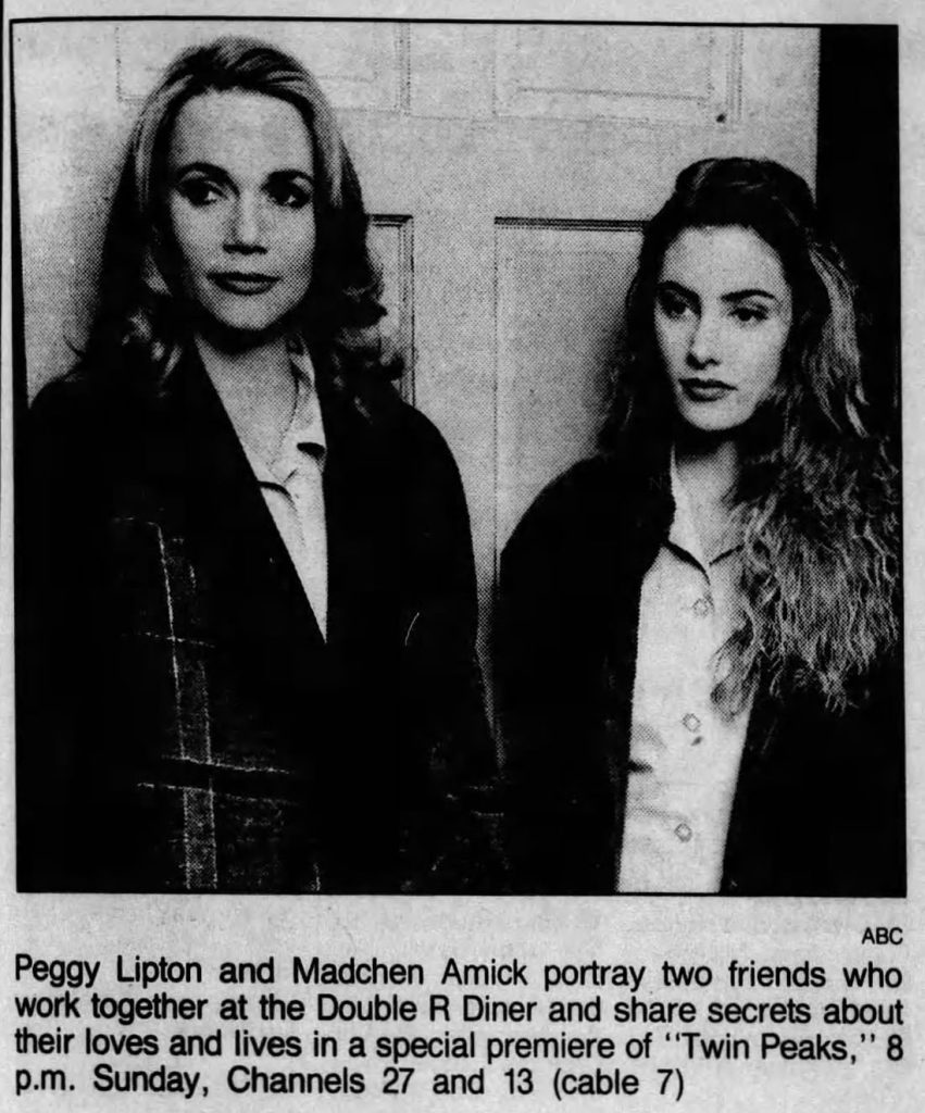 Peggy Lipton as Norma Jennings and Mädchen Amick as Shelly Johnson