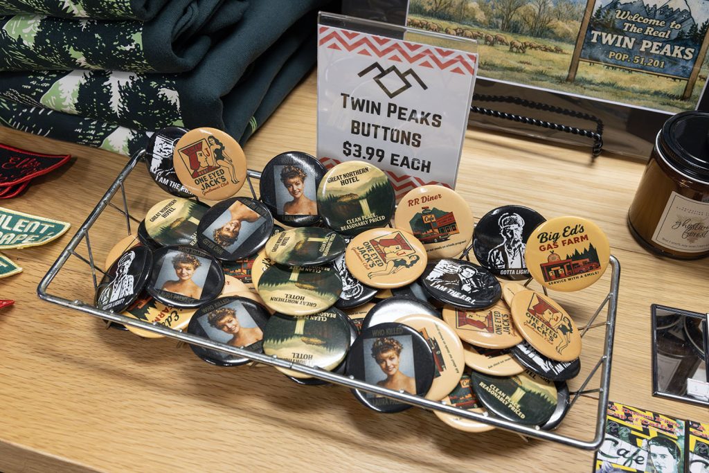 Twin Peaks-themed buttons