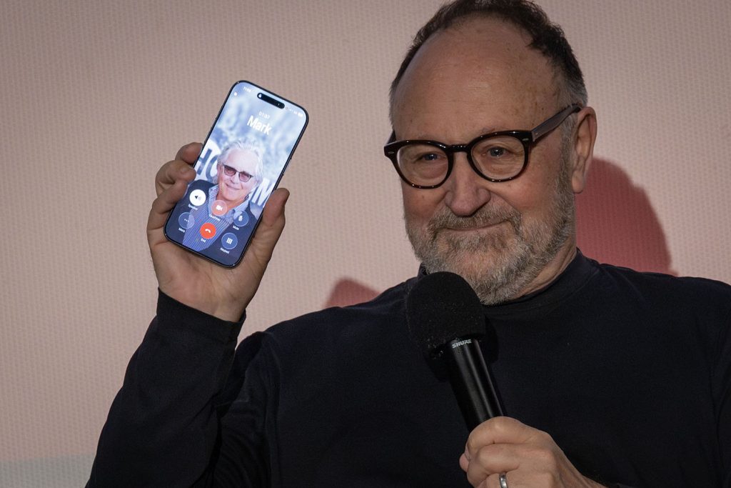 Harley Peyton receives a call from Mark Frost