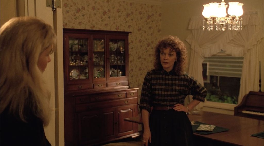 Sarah and Laura Palmer have dialogue in the Living Room