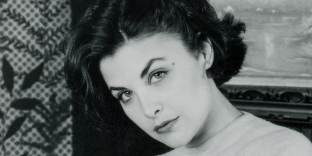 Audrey Horne on the Double R Diner set