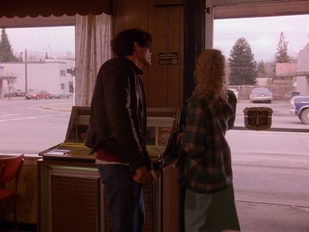 Bobby Briggs and Shelly Johnson leaving the Double R Diner