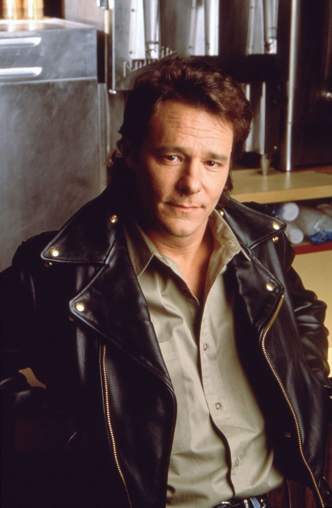 Chris Mulkey as Hank Jennings