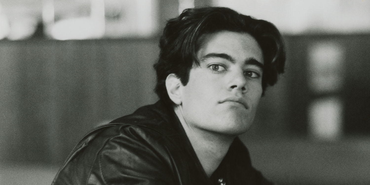 Bobby Briggs (Dana Ashbrook) sitting at the counter in the Double R Diner