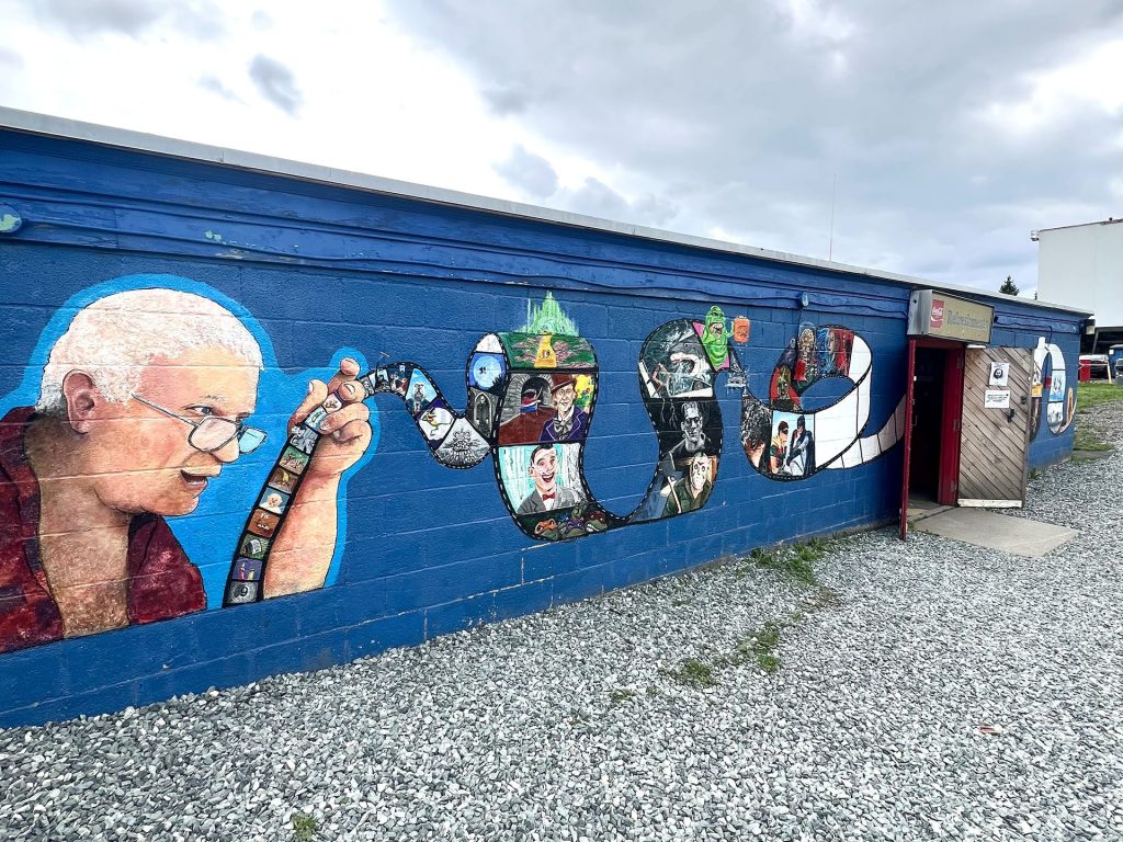 Mahoning Drive-In mural