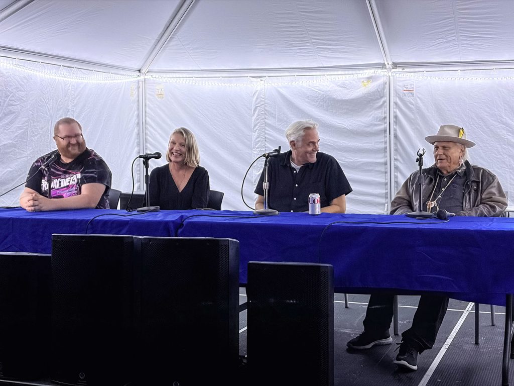 Mike McGraner, Sheryl Lee, Dana Ashbrook and Michael Horse