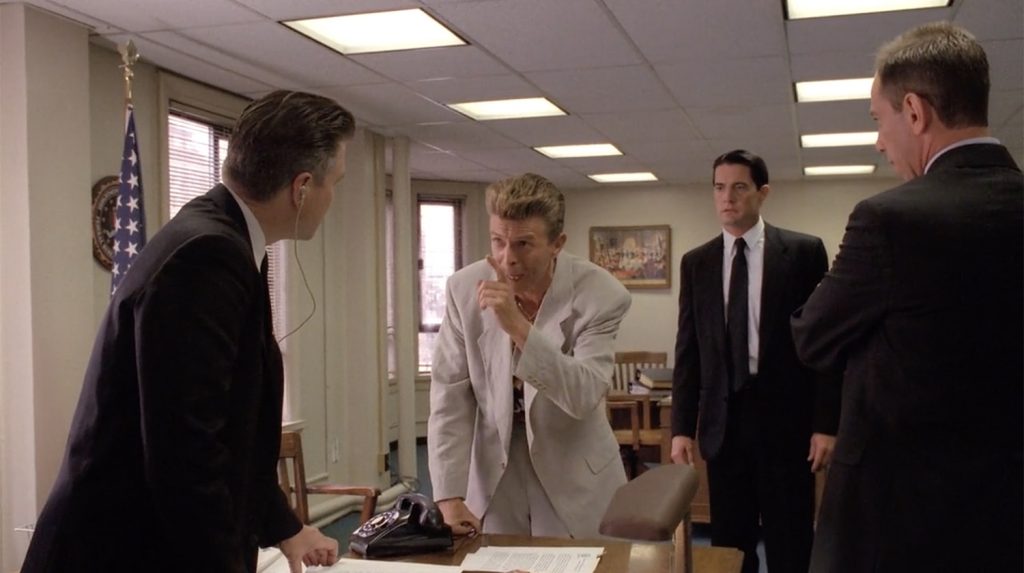 Phillip Jeffries speaks with Gordon Cole, Dale Cooper and Albert Rosenfield