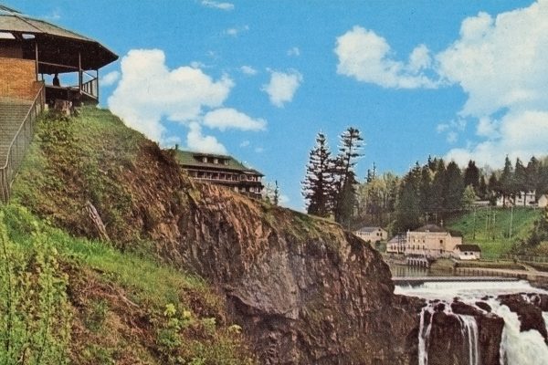 Snoqualmie Falls, Lodge and Vista Point Postcard