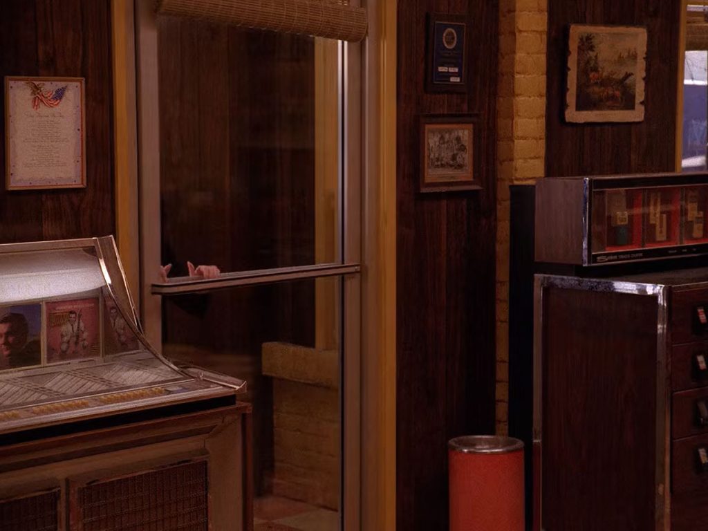 Donna Hayward entering the Double R Diner