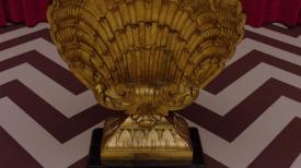 17_VacantPeaks_RedRoom_Part03_FloorPedestal04