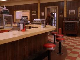 Episode 2.007 - Pie Case in Double R Diner