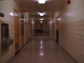 32_TPB_Vacant_Calhoun_2001_EmptyHall01