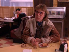 Episode 2.018 - Log Lady Eating Pie