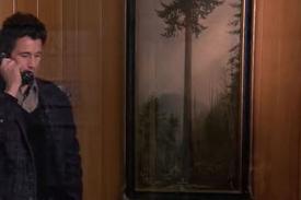 Episode1.000_Twin Peaks Sheriff's Department_Tree Image in Lobby 